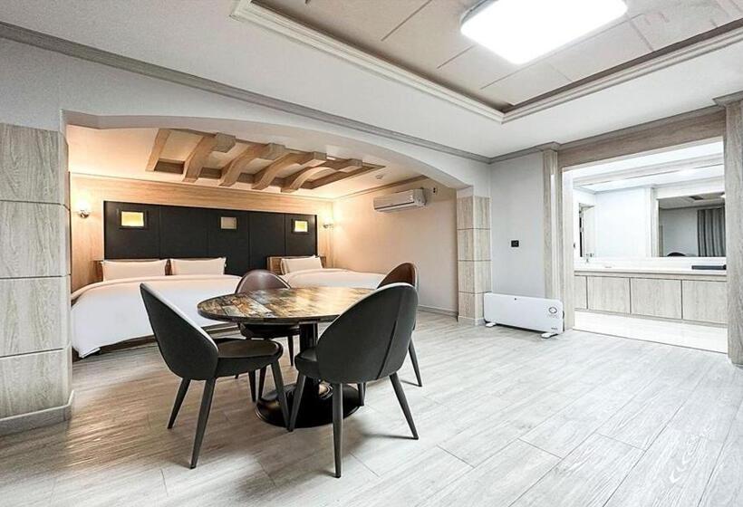 חדר משפחתי, Gumi Time