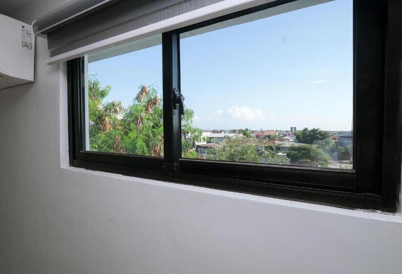 חדר משפחתי, Rosey