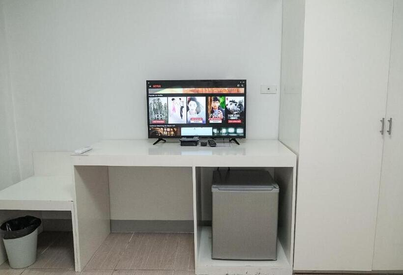 חדר משפחתי, Rosey