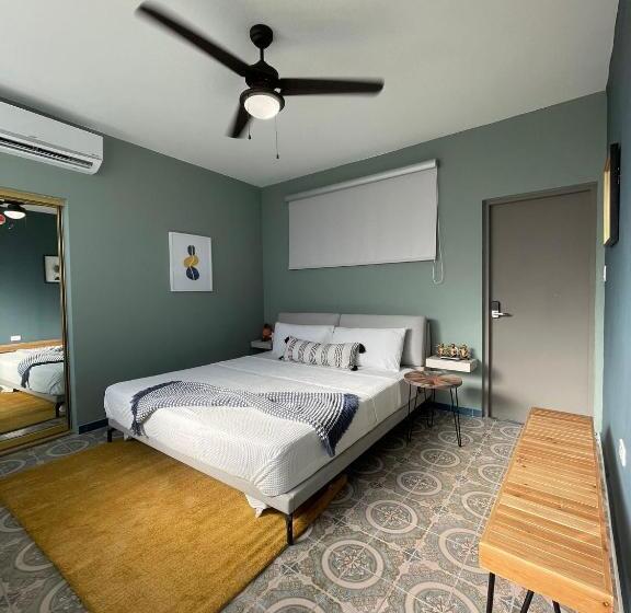 اتاق لوکس با تخت بزرگ, La Buena Vida Inn