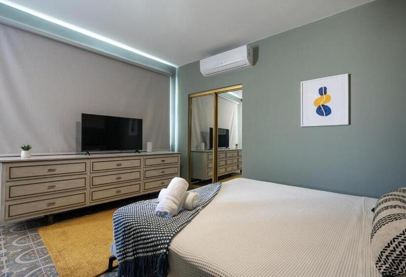 اتاق لوکس با تخت بزرگ, La Buena Vida Inn