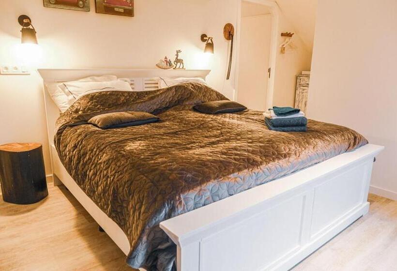 带花园景观的标准三人间, D&a Nest