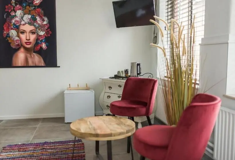 デラックスルーム, Koffie En Eethuis De Heerlijckheid