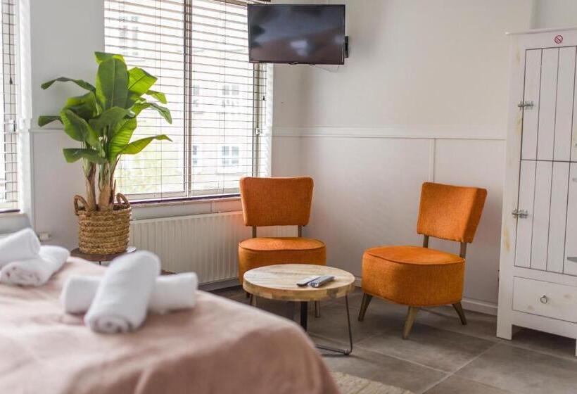 اتاق لوکس, Koffie  En Eethuis De Heerlijckheid