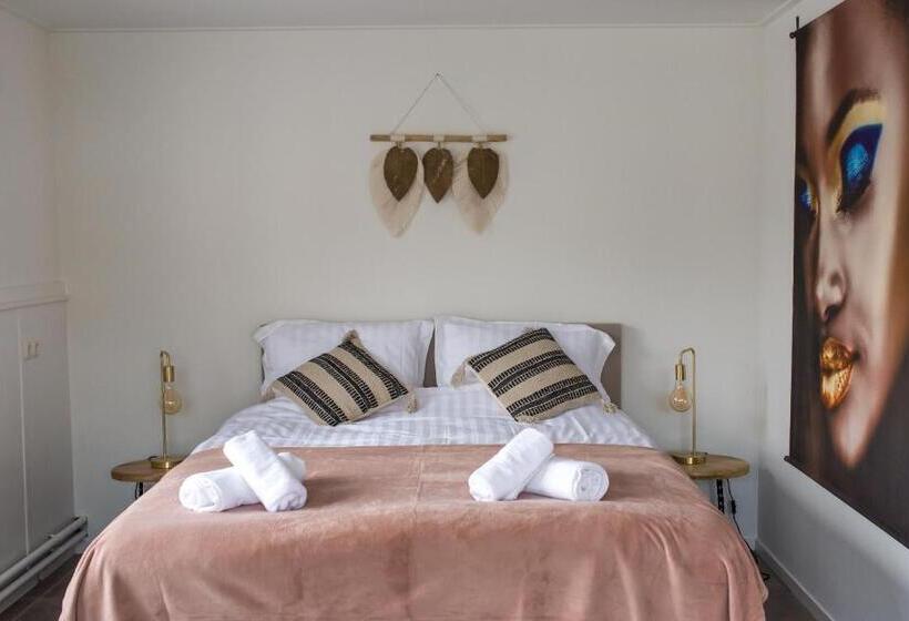 Standard room with outdoor bath, Koffie  En Eethuis De Heerlijckheid