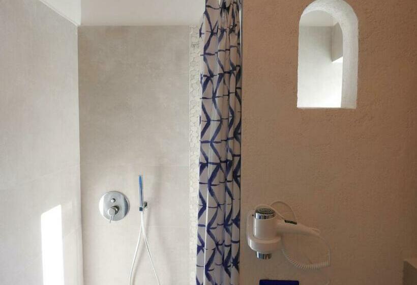 Семейный Номер Вид на Море, Lavinum