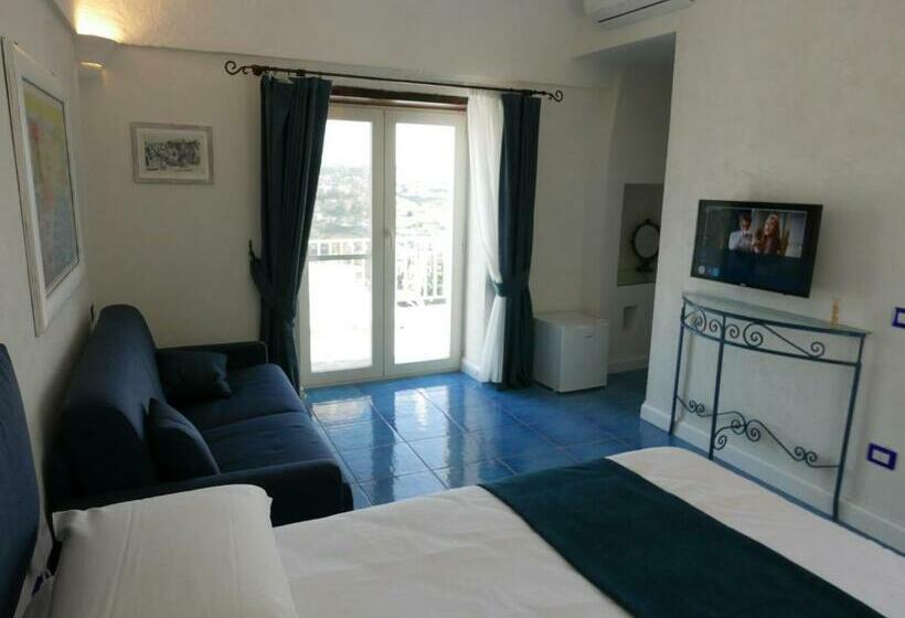 Семейный Номер Вид на Море, Lavinum