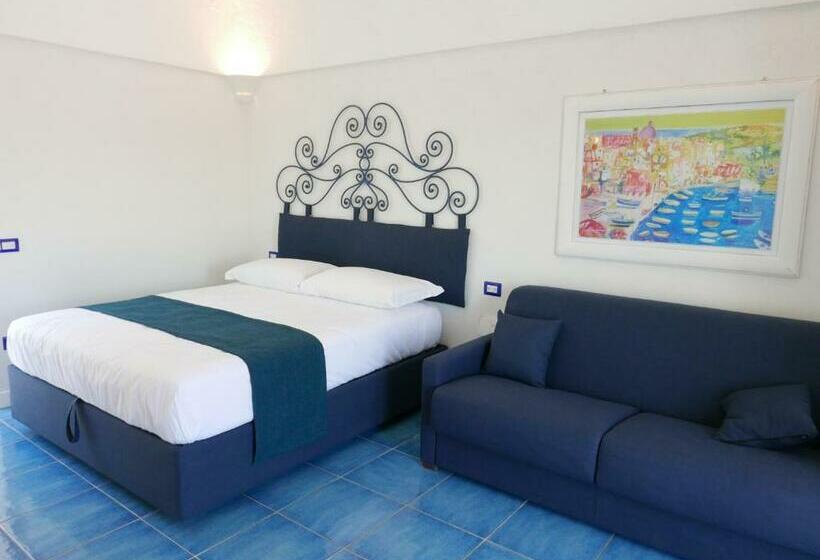 Семейный Номер Вид на Море, Lavinum