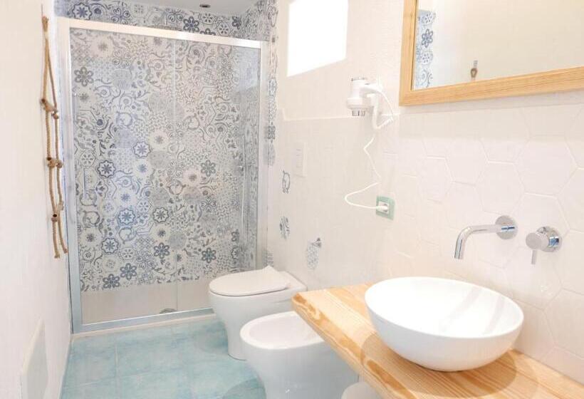 Семейный Номер Вид на Море, Lavinum