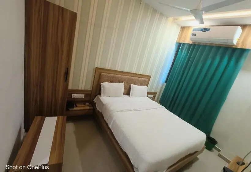 Deluxe Kamer, Asopalav