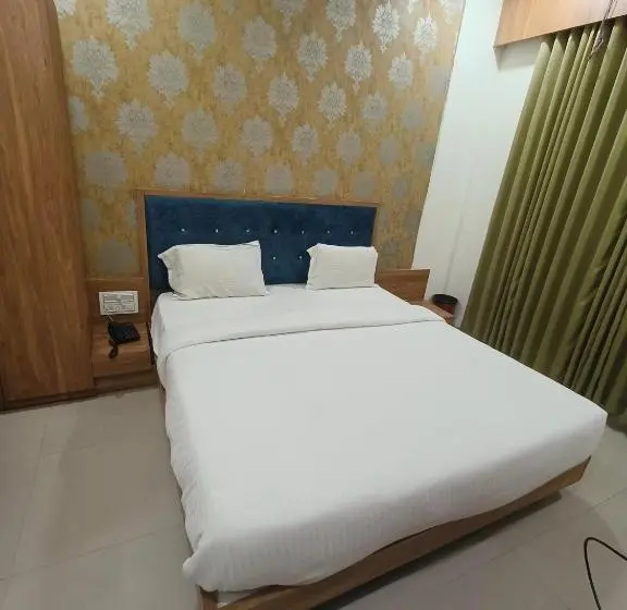 Deluxe Kamer, Asopalav