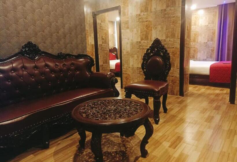 جناح عائلي, Hyders Park  The Luxury