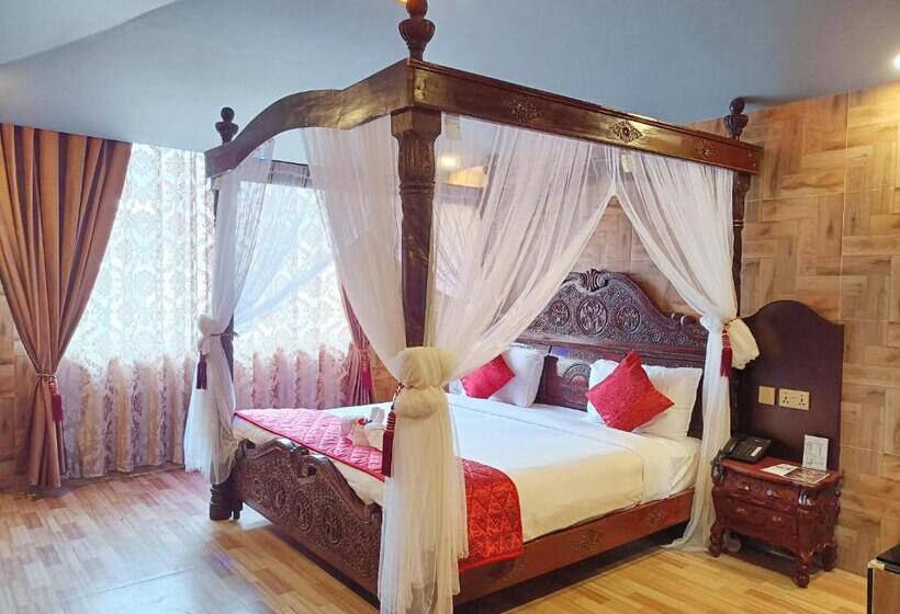 Люкс Кровать Кинг, Hyders Park  The Luxury