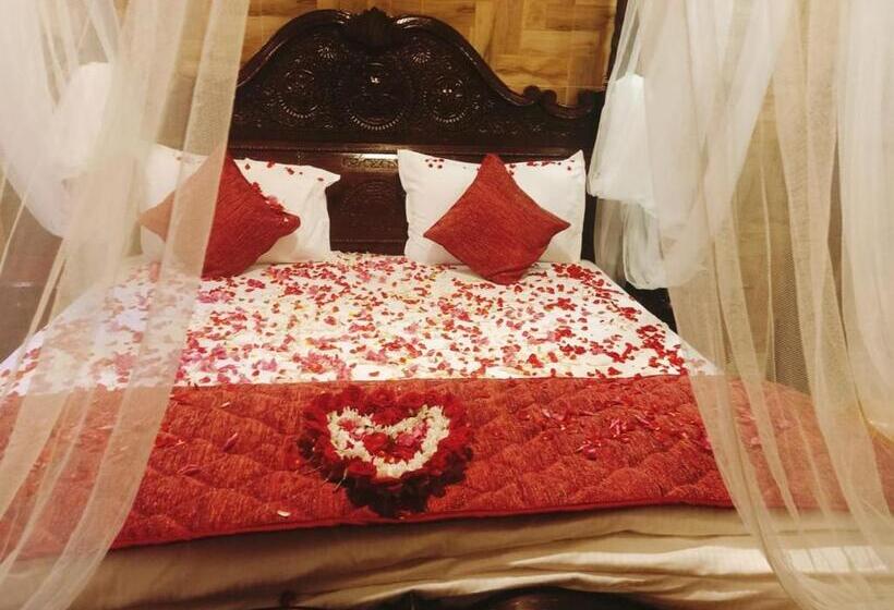 جناح سرير كينج, Hyders Park  The Luxury