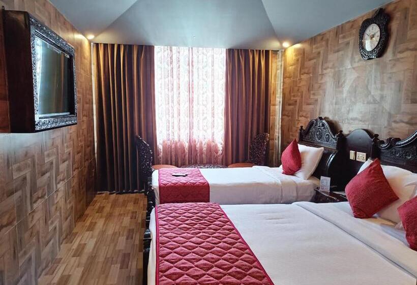 غرفة ديلوكس ثلاثية, Hyders Park  The Luxury