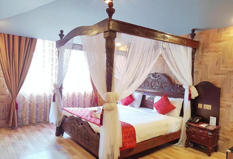 Люкс Кровать Кинг, Hyders Park  The Luxury