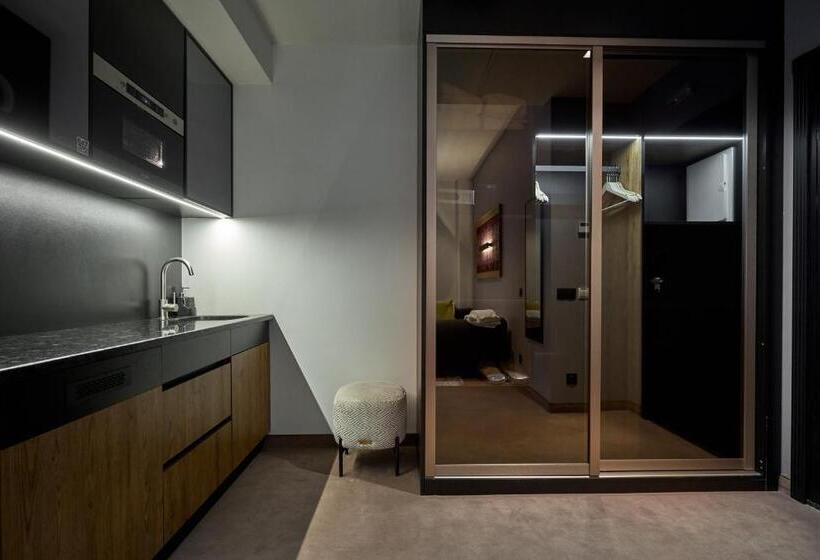 جناح جونيور, Twins Hotel & Spa