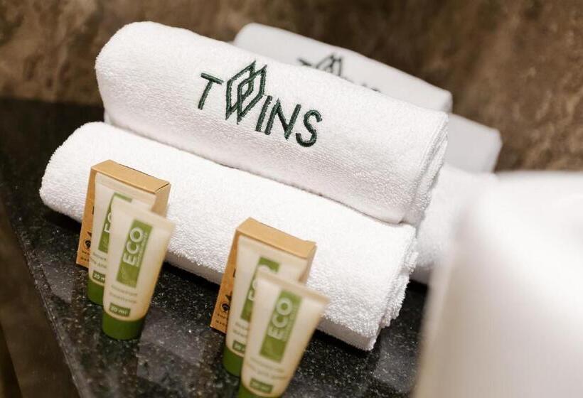 جناح دوبلكس, Twins Hotel & Spa