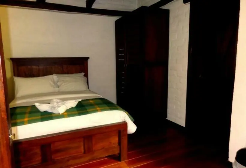 デラックスルーム, En Casa De Luis