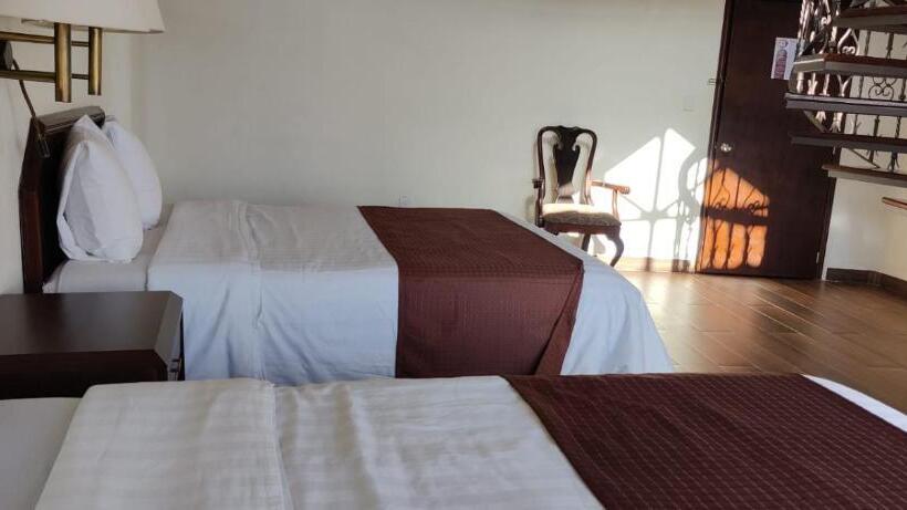 Quarto Familiar, Santa Cecilia La Mora Huasca
