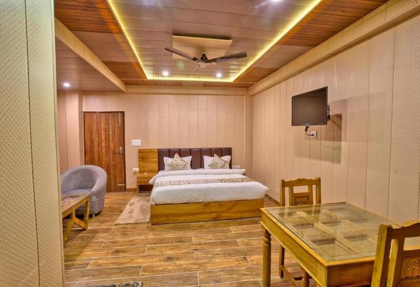 Люкс, Yogved Hospitality & Resort