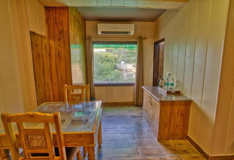 سوییت, Yogved Hospitality & Resort