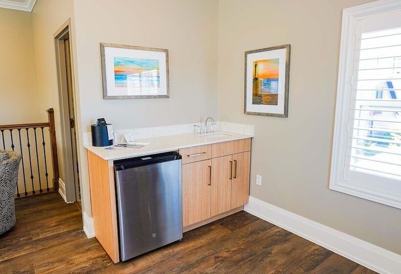 غرفة ديلوكس, Colonial Hotel & Suites