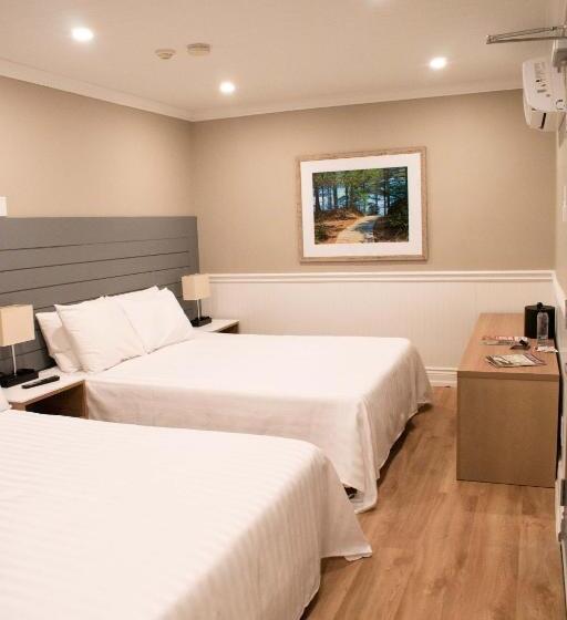 غرفة ديلوكس ثلاثية, Colonial Hotel & Suites