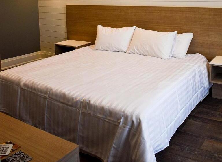 غرفة ديلوكس سرير كينج, Colonial Hotel & Suites