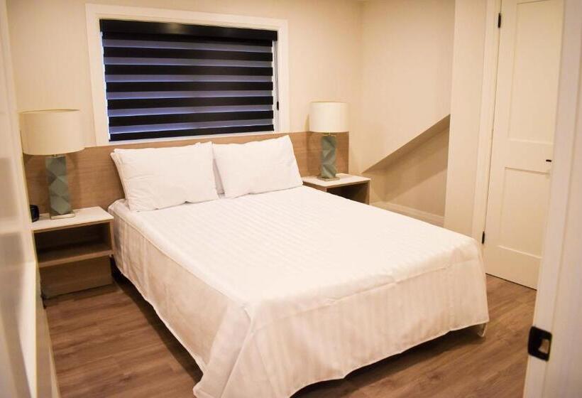 منزل 4 غرف نوم, Colonial Hotel & Suites