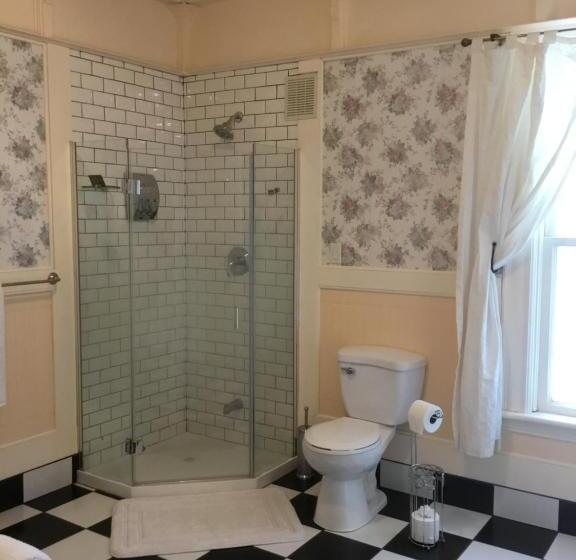 חדר משפתחתי סופריור, Marmora And Lake Inn