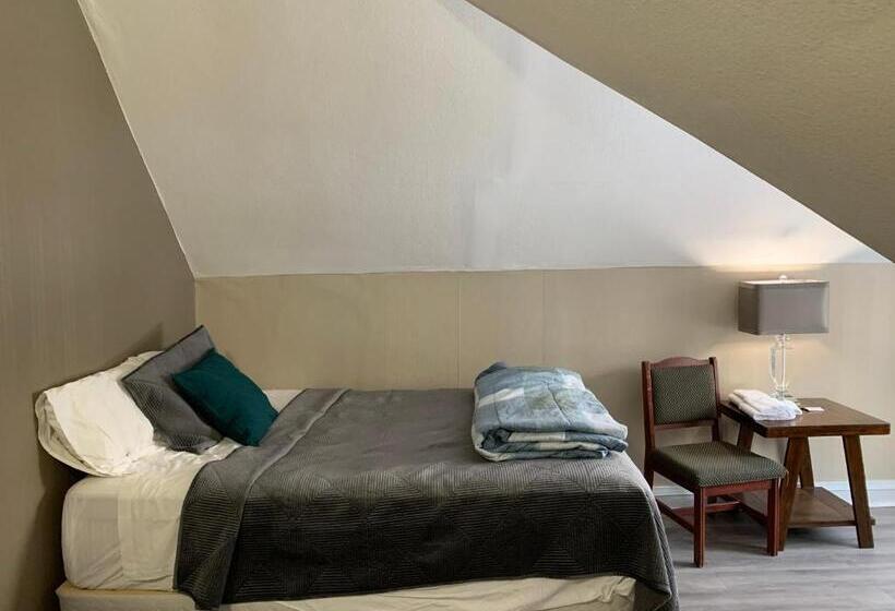 חדר משפחתי, Marmora And Lake Inn