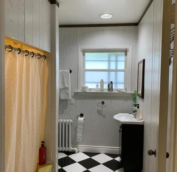 בית, חדר שינה 1, Marmora And Lake Inn