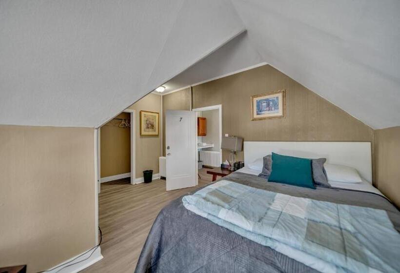 דירת חדר סופריור, Marmora And Lake Inn