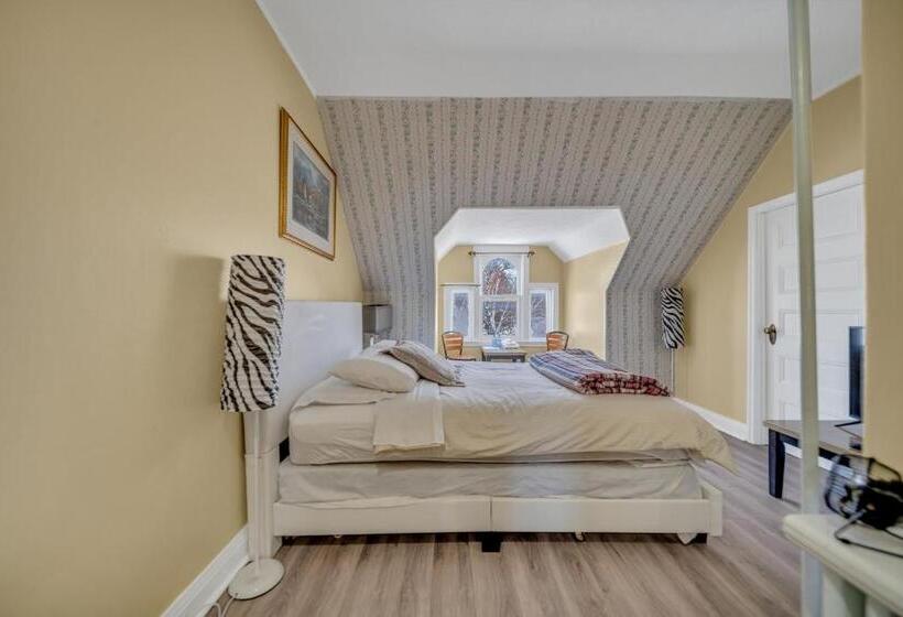 דירת חדר סופריור, Marmora And Lake Inn