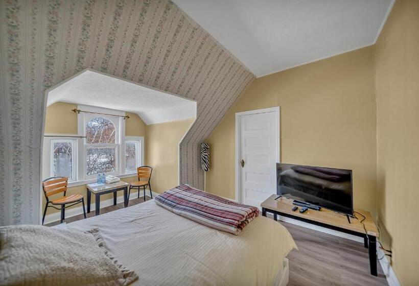 דירת חדר סופריור, Marmora And Lake Inn