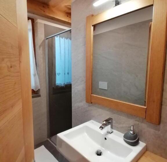 اتاق لوکس, B&b Daina Hame