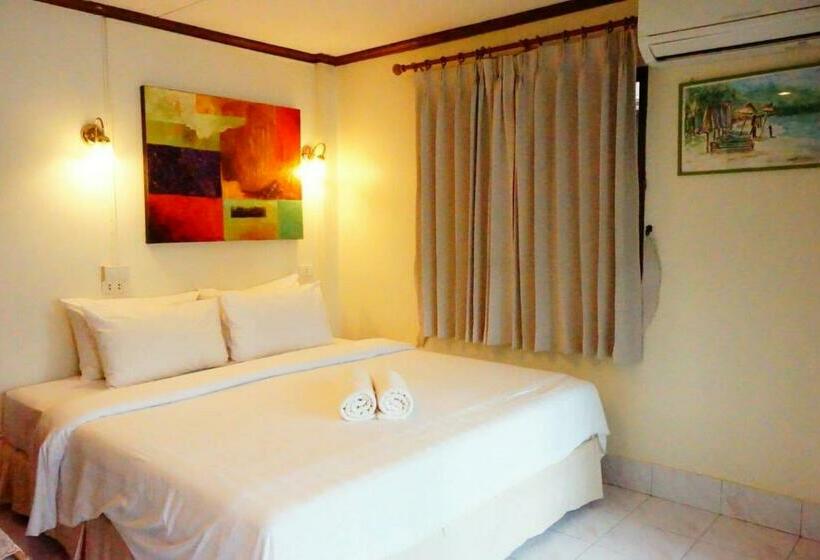 Номер Стандарт с Балконом, Kamala Seafood