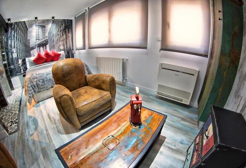 استودیوی استاندارد, T Homes   Cuenca