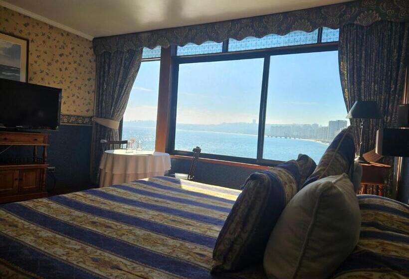 Junior Suite Vista Mar, Restaurant Capducal