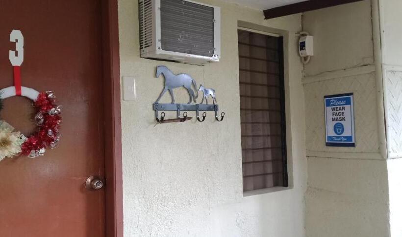 Quarto Deluxe, Enna S Place