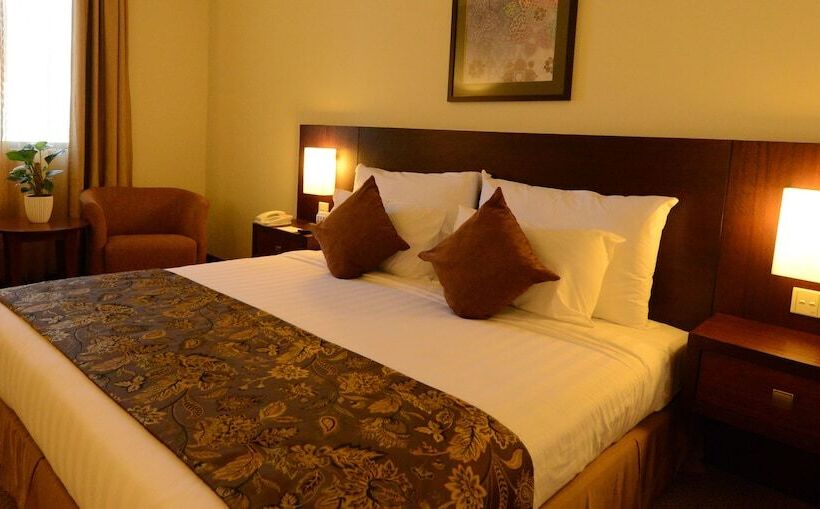 高级大房间, The Grand Puteri