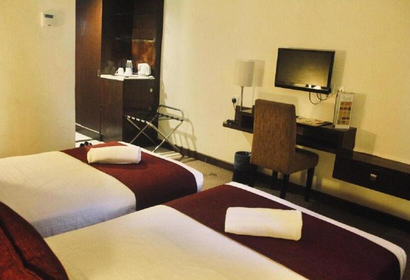 高级大房间, The Grand Puteri