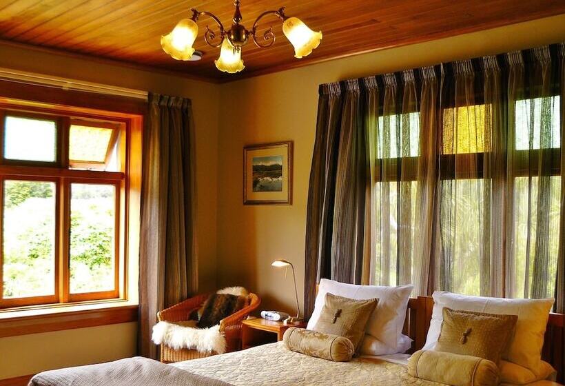 디럭스 룸 킹사이즈 침대, Holly Homestead B&b