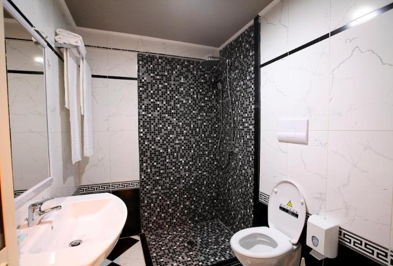 חדר סטנדרט לשלושה, Kastria