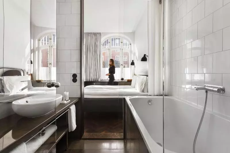 キングサイズベッドのデラックスルーム, Miss Clara By Nobis, Stockholm, A Member Of Design Hotels™