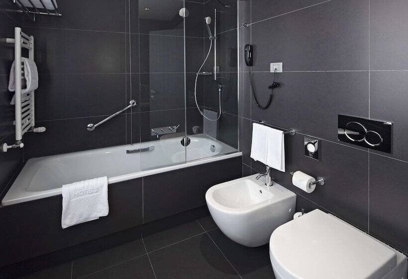 اتاق سوپریور, NH Parma