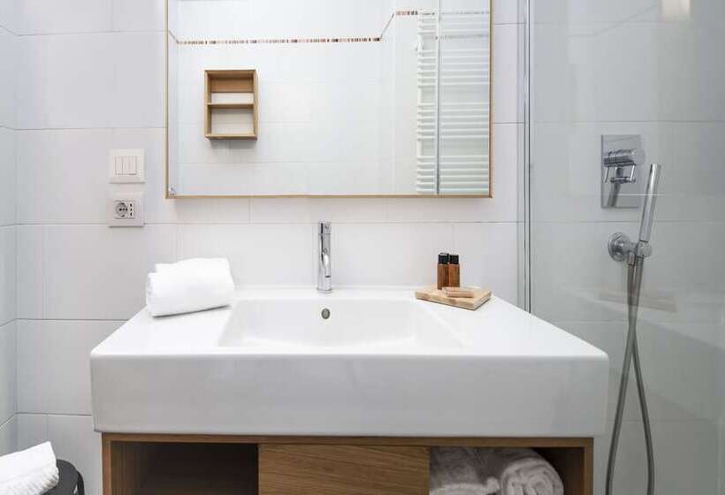 标准间, Osteria Della Pista Dal 1875