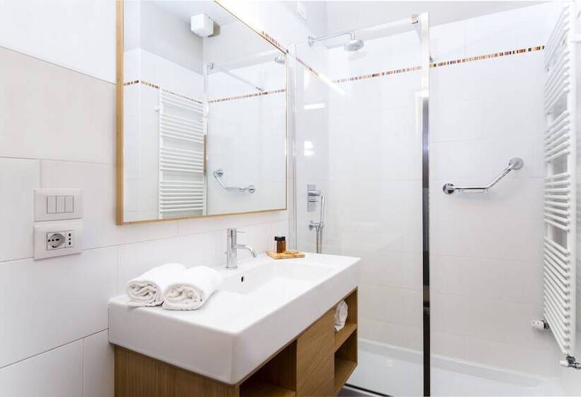 四人标准间, Osteria Della Pista Dal 1875