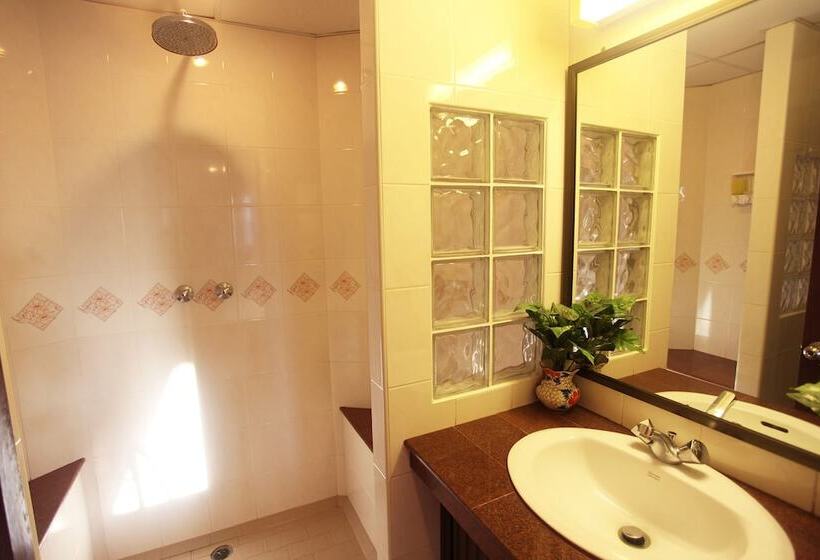 Deluxe-huone, Paradise Inn